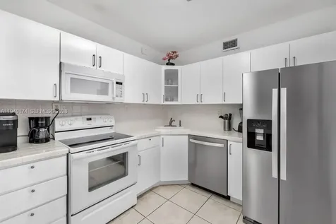 5601 Collins Avenue Miami Beach FL 33140