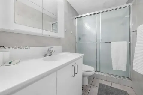 5601 Collins Avenue Miami Beach FL 33140