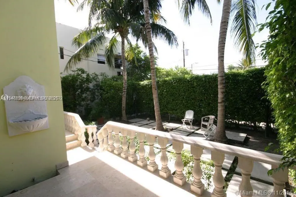 3921 N Meridian Avenue Miami Beach FL 33140