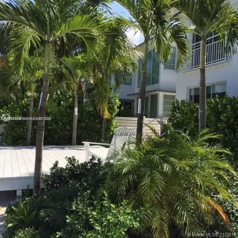 3921 N Meridian Avenue Miami Beach FL 33140