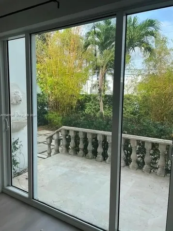 3921 N Meridian Avenue Miami Beach FL 33140