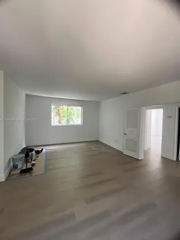 3921 N Meridian Avenue Miami Beach FL 33140