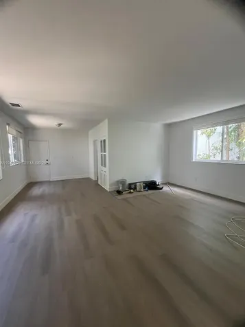 3921 N Meridian Avenue Miami Beach FL 33140