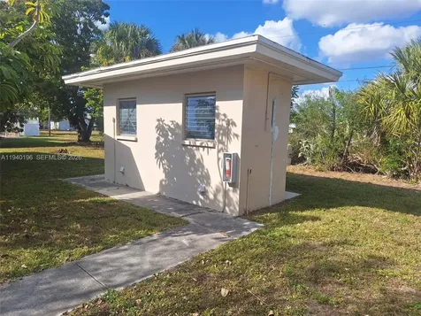 245 E Parkway Other City - In The State Of Florida FL 33904