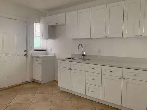 17 Edmund Road West Park FL 33023