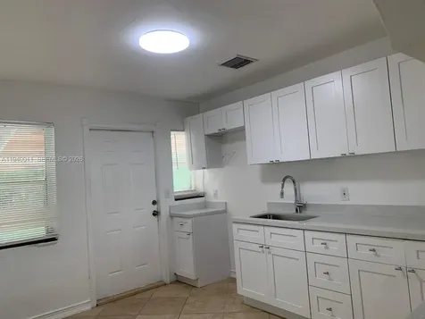17 Edmund Road West Park FL 33023