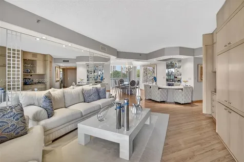 3000 Island Boulevard Aventura FL 33160