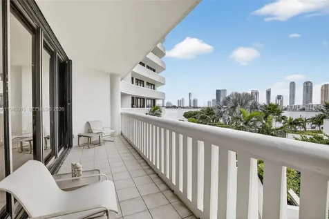 3000 Island Boulevard Aventura FL 33160