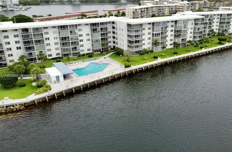 3020 Marcos Drive Aventura FL 33160