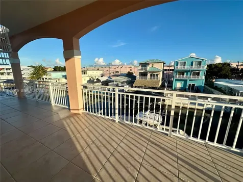 1516 Aqueduct Lane Key Largo FL 33037