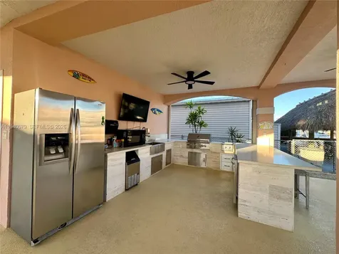1516 Aqueduct Lane Key Largo FL 33037