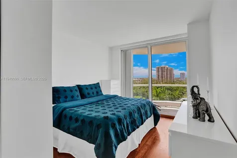 7000 Island Boulevard Aventura FL 33160