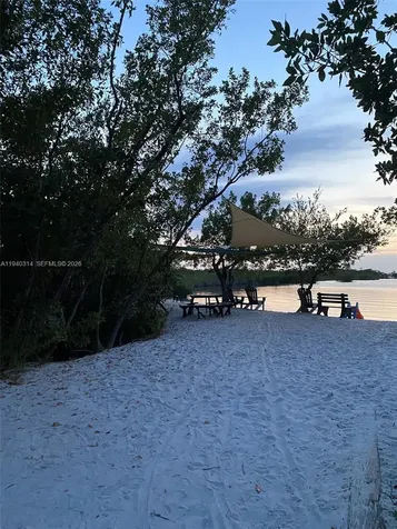 335 Bayview Avenue Key Largo FL 33037