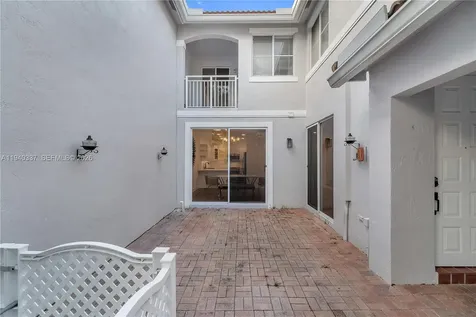 1450 Weeping Willow Way Hollywood FL 33019