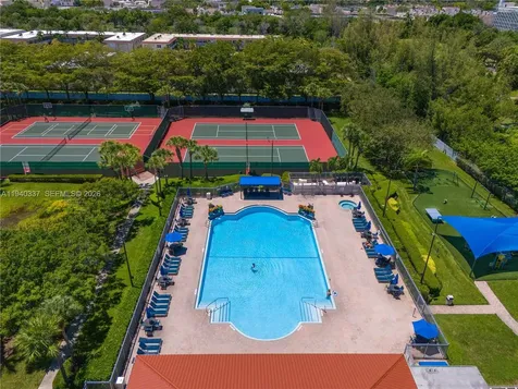 1450 Weeping Willow Way Hollywood FL 33019