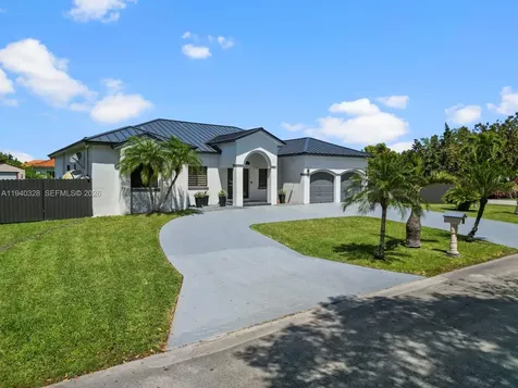 13205 SW 218th Terrace Miami FL 33170