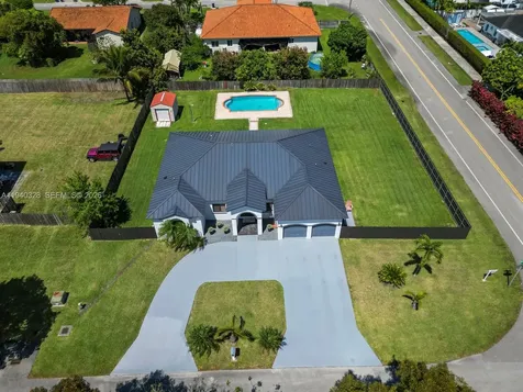 13205 SW 218th Terrace Miami FL 33170