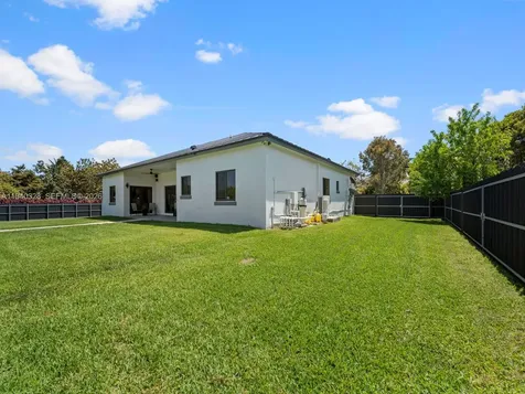 13205 SW 218th Terrace Miami FL 33170