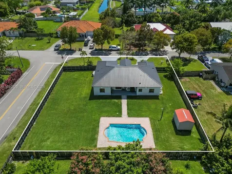 13205 SW 218th Terrace Miami FL 33170