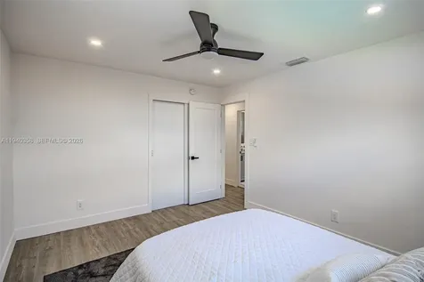 801 NE 57th Street Oakland Park FL 33334