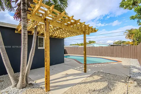 801 NE 57th Street Oakland Park FL 33334