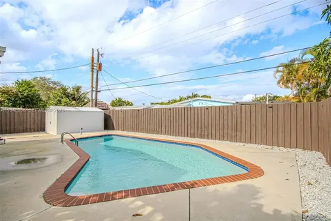 801 NE 57th Street Oakland Park FL 33334