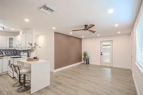 801 NE 57th Street Oakland Park FL 33334