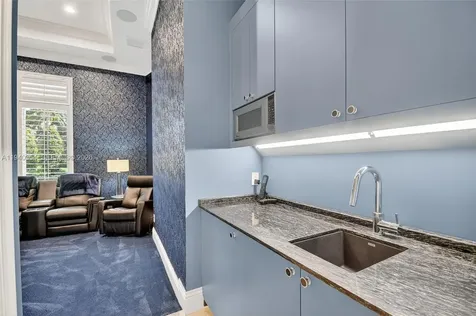 642 Hermitage Circle Palm Beach Gardens FL 33410