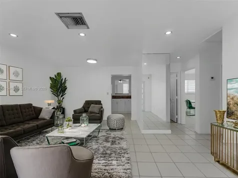 1811 SW 97th Terrace Miramar FL 33025