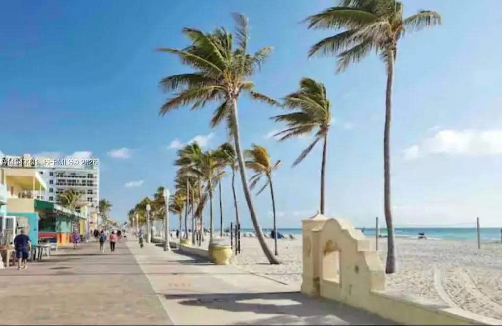 1425 Grant Street Hollywood FL 33020