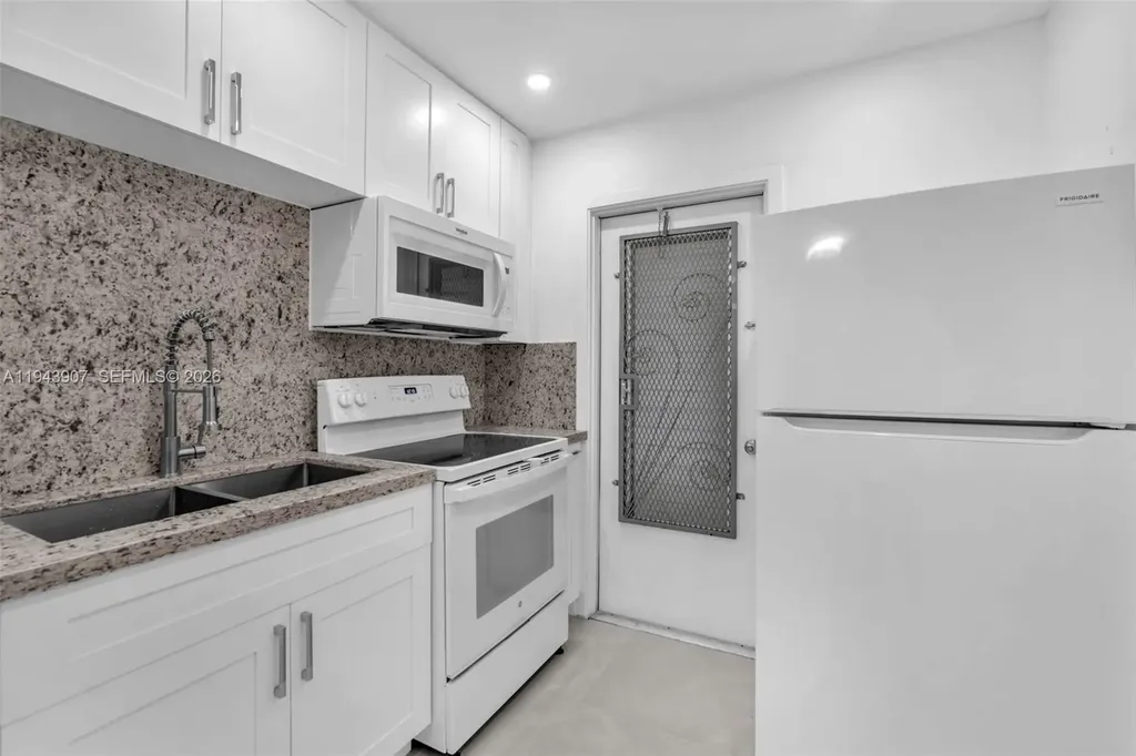 1201 Hillcrest Court Hollywood FL 33021