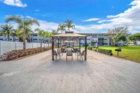 1201 Hillcrest Court Hollywood FL 33021
