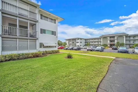 1201 Hillcrest Court Hollywood FL 33021
