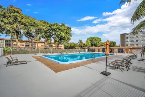 1201 Hillcrest Court Hollywood FL 33021