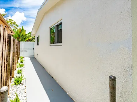 254 SW 4th Street Dania Beach FL 33004