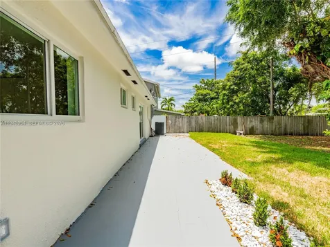 254 SW 4th Street Dania Beach FL 33004