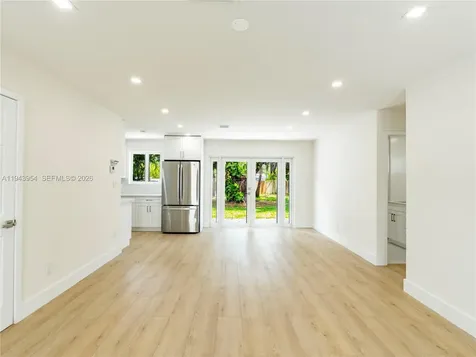 254 SW 4th Street Dania Beach FL 33004
