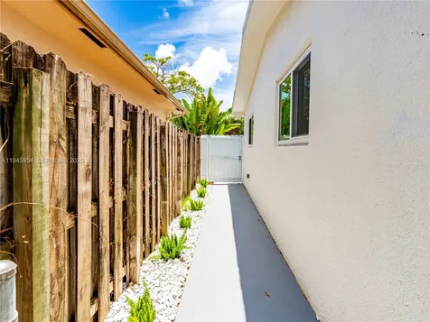 254 SW 4th Street Dania Beach FL 33004