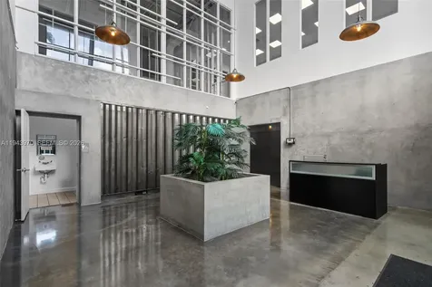 7620 NW 25th Street Miami FL 33122