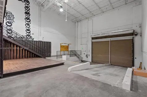 7620 NW 25th Street Miami FL 33122