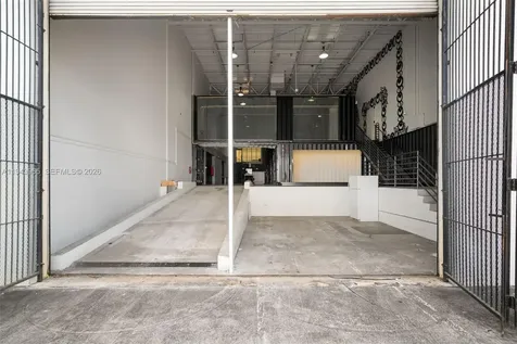7620 NW 25th Street Miami FL 33122