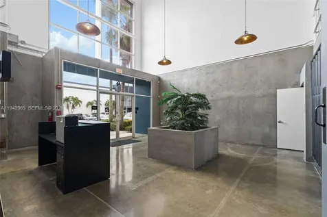 7620 NW 25th Street Miami FL 33122