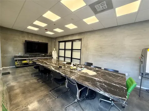 7620 NW 25th Street Miami FL 33122