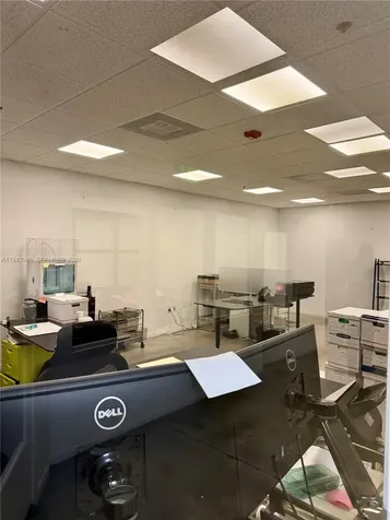 7620 NW 25th Street Miami FL 33122