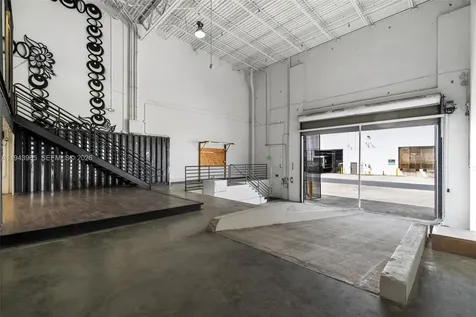 7620 NW 25th Street Miami FL 33122