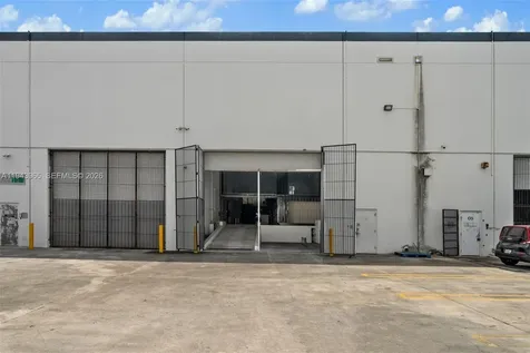 7620 NW 25th Street Miami FL 33122