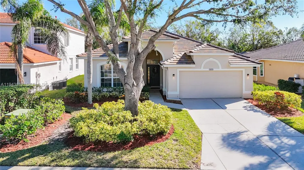 4874 Sabal Lake Sarasota FL 34238