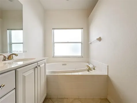 4874 Sabal Lake Sarasota FL 34238