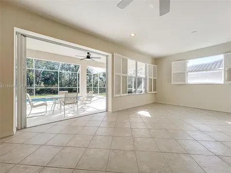 4874 Sabal Lake Sarasota FL 34238