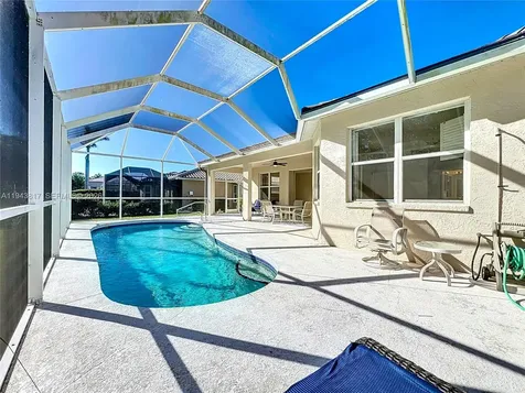 4874 Sabal Lake Sarasota FL 34238